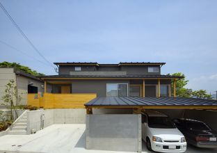 光庭のある二世帯住宅